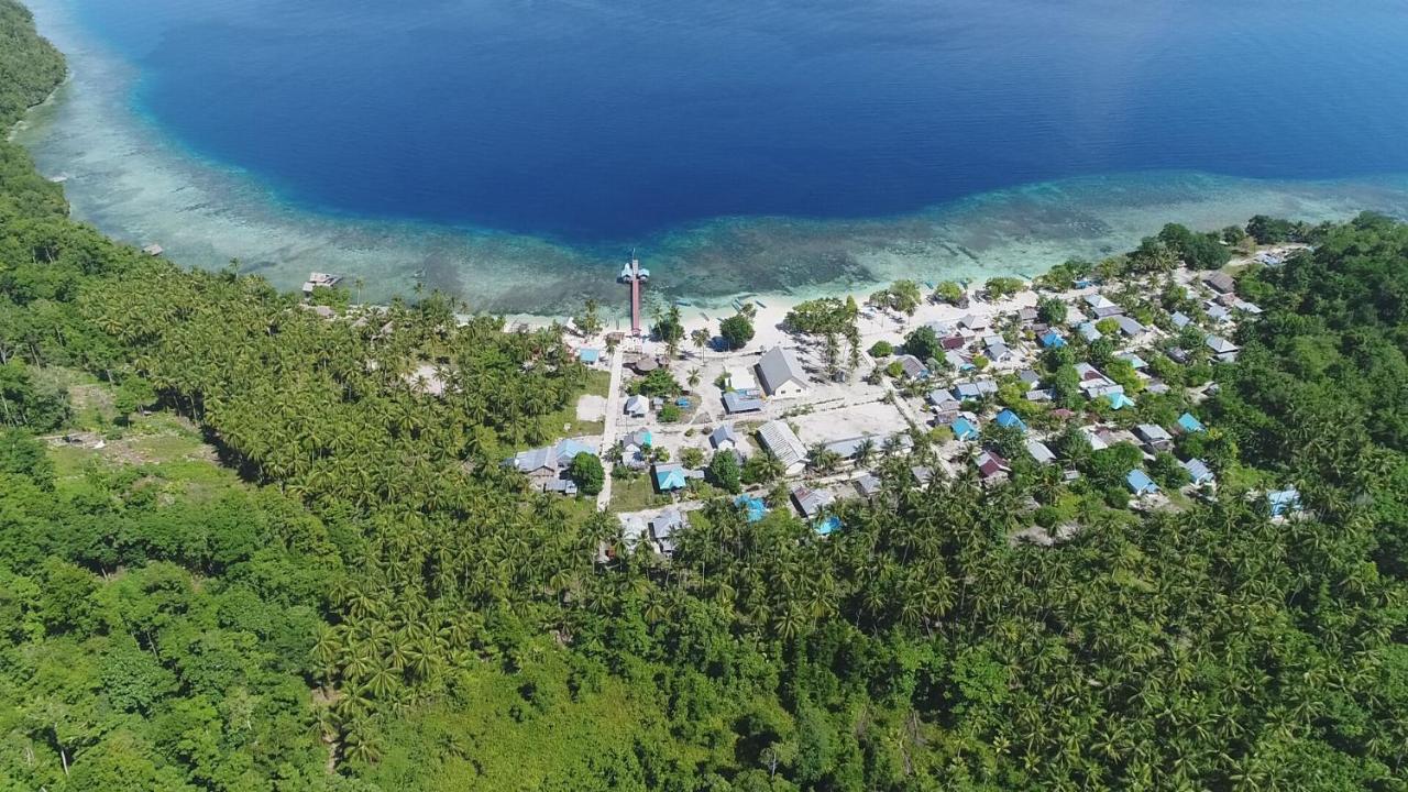 Erens Guest House Waisai Esterno foto